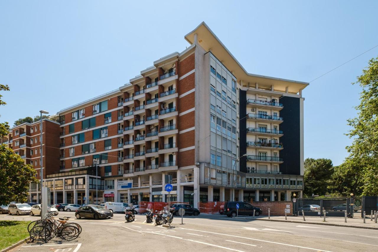 Studio 24 - Holiday & Business Apartment Bologna Buitenkant foto