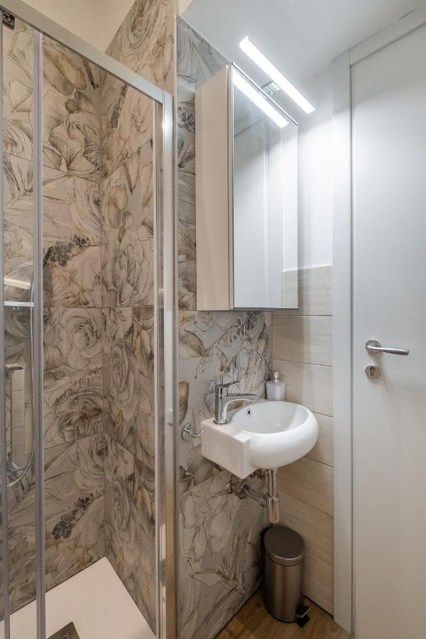 Studio 24 - Holiday & Business Apartment Bologna Buitenkant foto