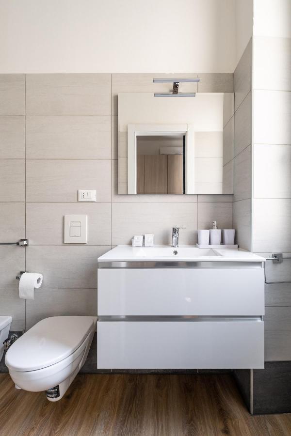 Studio 24 - Holiday & Business Apartment Bologna Buitenkant foto